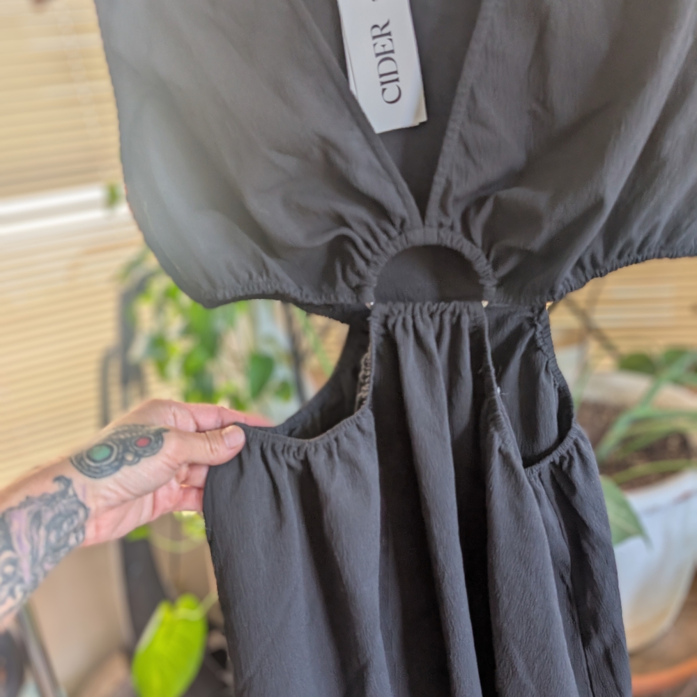 Cider Black Cut-Out Maxi Dress - Picture 3 of 13